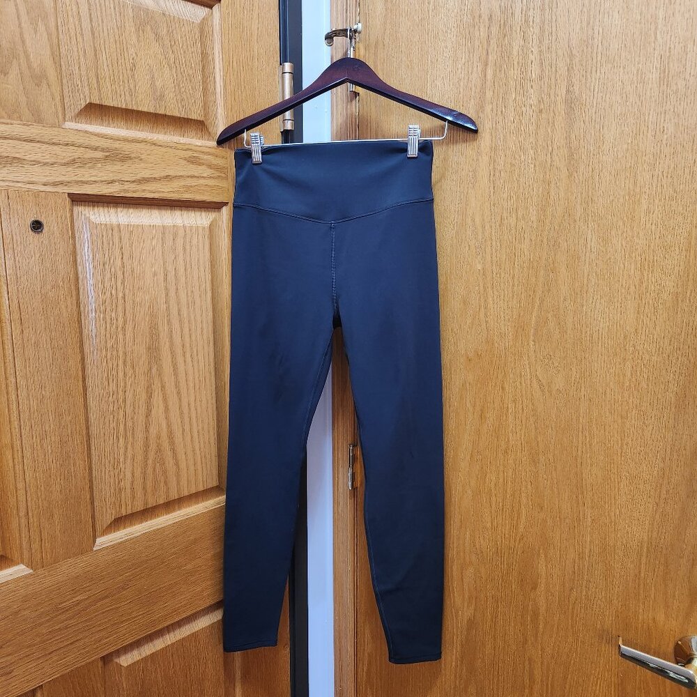 Vuori VW4028 Black High Rise Performance Leggings Women’s Size Large Athletic